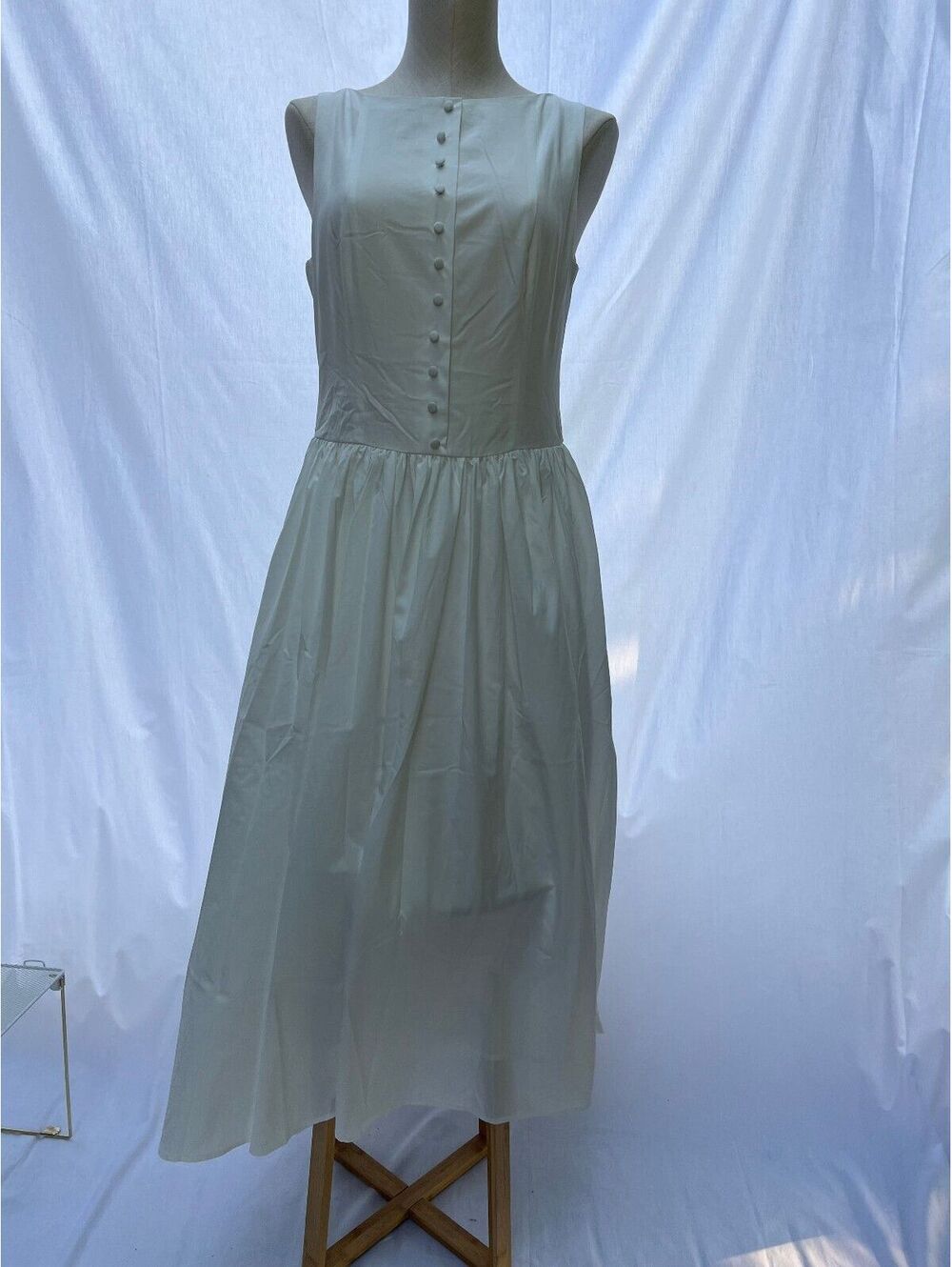 Commense, beautiful dress